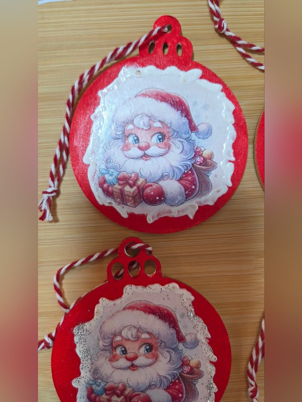 🎅 Handmade Wooden Disc Vintage Santa Christmas Ornaments - 12 Pack Set - Picture 2 of 16